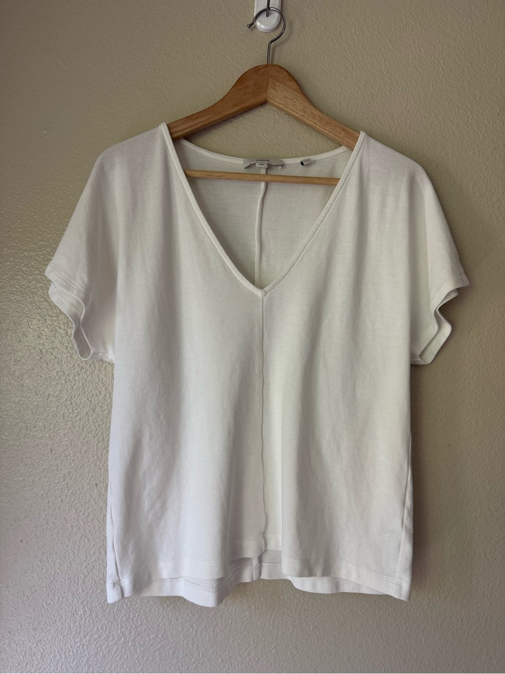 Vince Ivory V-Neck Short Sleeve Tee